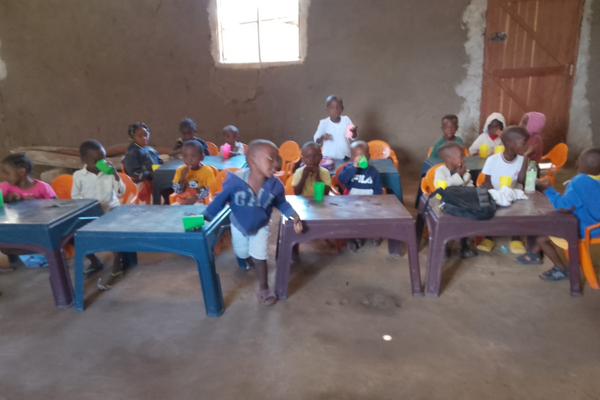 Escola SemeAfrica em Moçambique
